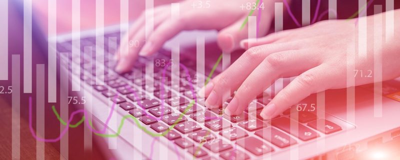 音频频谱分析对比图，展示ncm转mp3在线转换前后320kbps音频的高频响应一致性，青柠绿波形图在黑色背景上清晰可辨