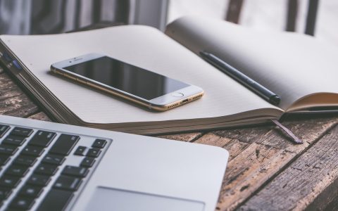 iPhone手机屏幕展示Files App中找到网易云NCM文件并上传至ncm转mp3在线工具的操作界面截图示意